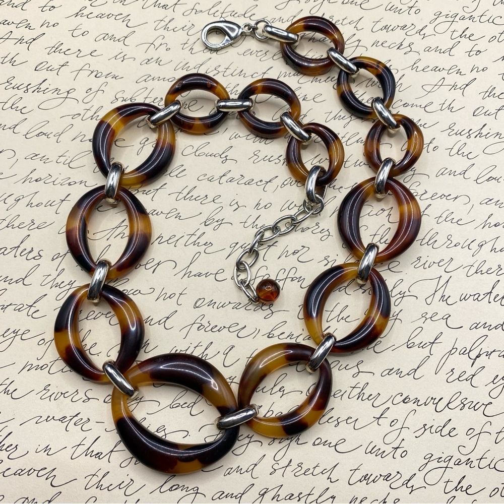 Faux Tortoise Shell Link Chunky Necklace - Picture 2 of 8